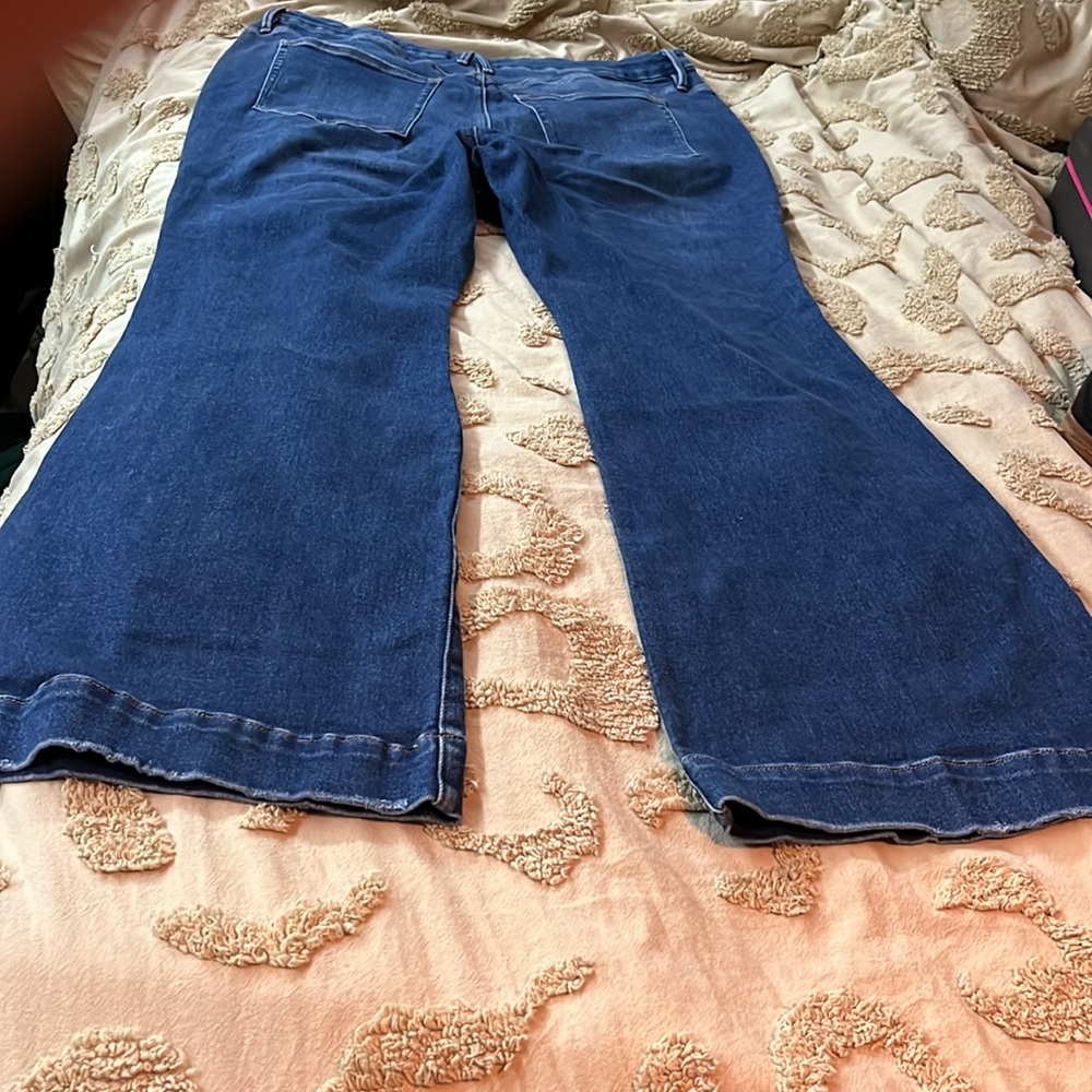 Good American flare jeans - Picture 7 of 9